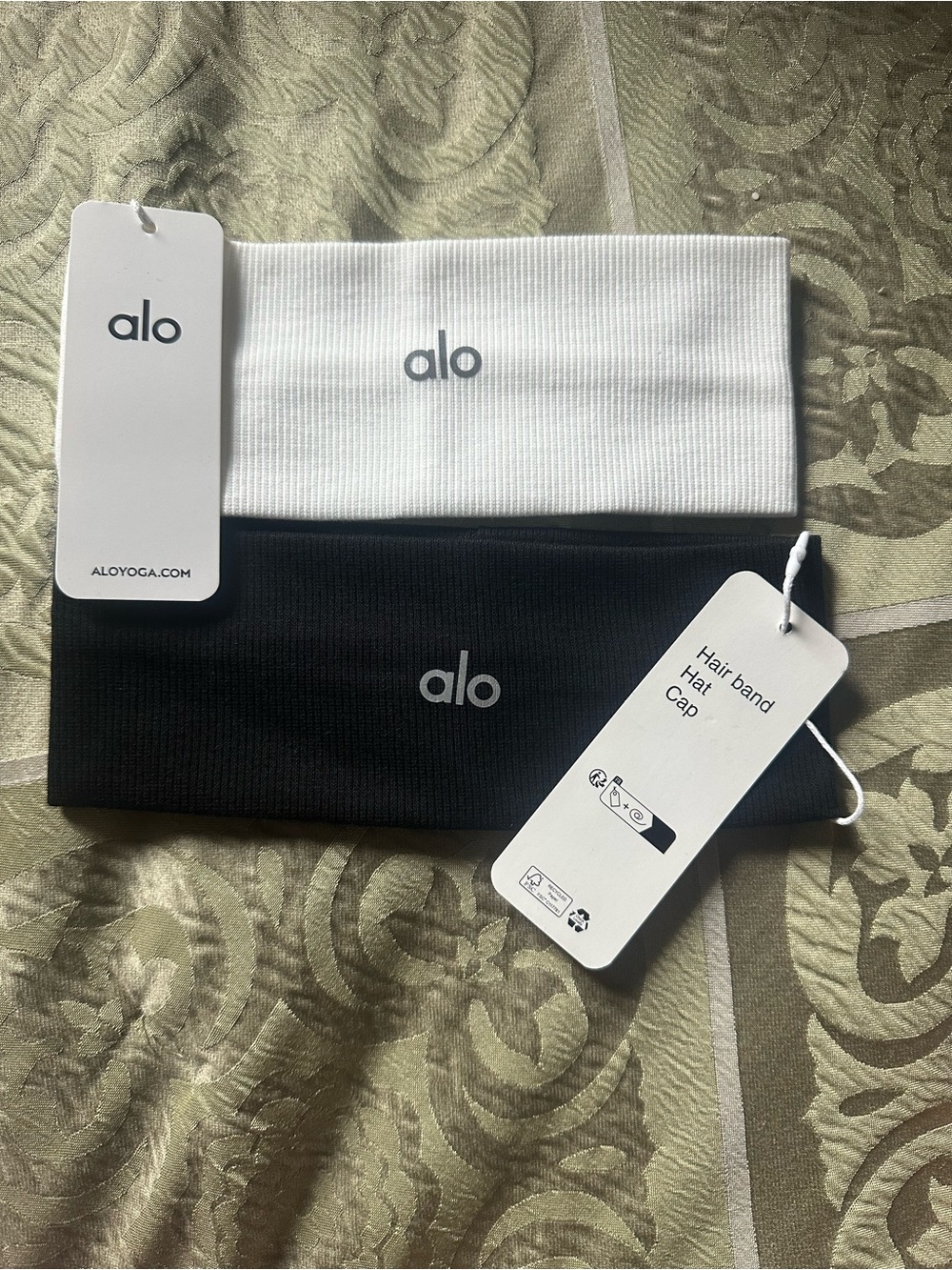 Alo Women's Ribbed Headband Set - White & Black